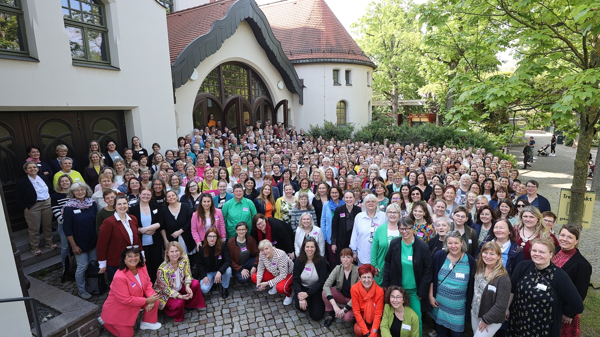 Gruppenbild der Teilnehmer*innen der Bundeskonferenz in Leipzig