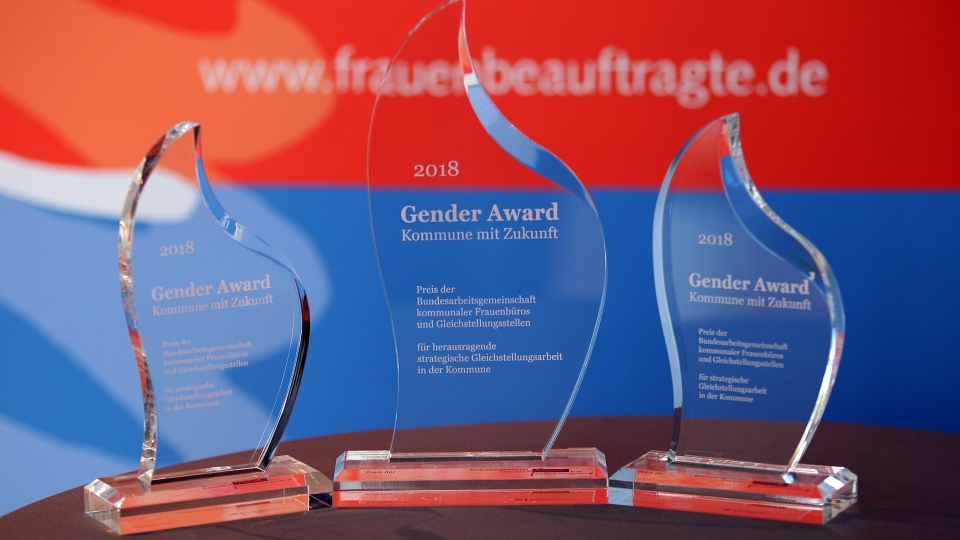 Teaserbild: Gender Award Stelen 2018